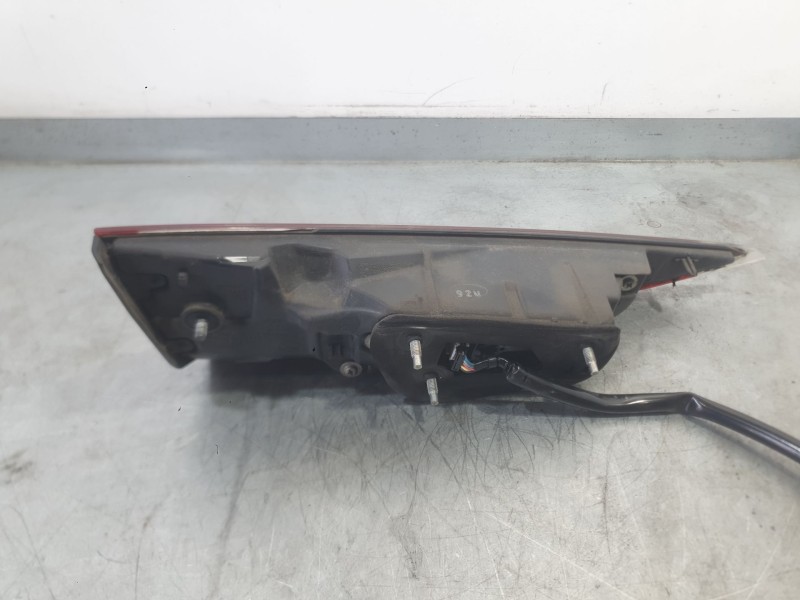 Recambio de piloto trasero derecho para lexus es 300h referencia OEM IAM 8158033470  