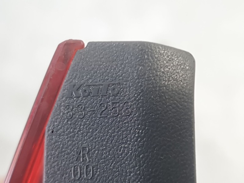Recambio de piloto trasero derecho para lexus es 300h referencia OEM IAM 8158033470  
