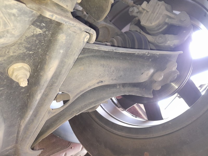 Recambio de brazo suspension inferior delantero izquierdo para citroën c3 aircross i (2r_, 2c_) 1.5 bluehdi 110 referencia OEM I