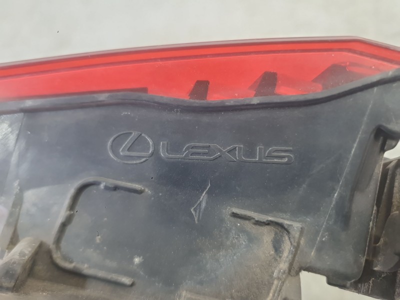 Recambio de piloto trasero derecho para lexus es 300h referencia OEM IAM 8155133590  