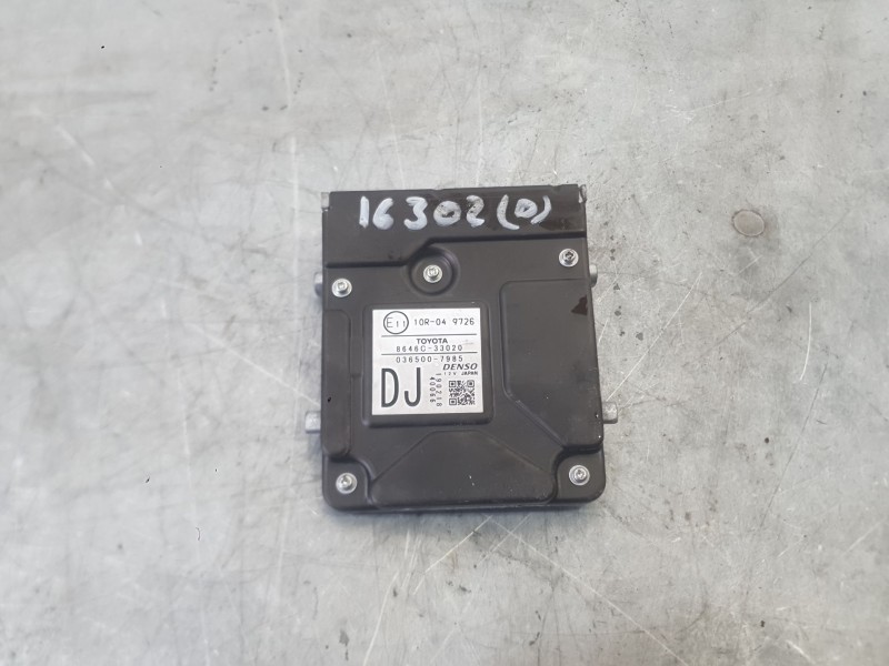 Recambio de camara para lexus es 300h referencia OEM IAM 8646C33020  