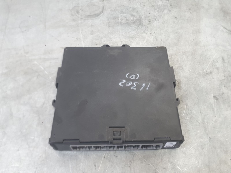 Recambio de modulo electronico para lexus es 300h referencia OEM IAM   
