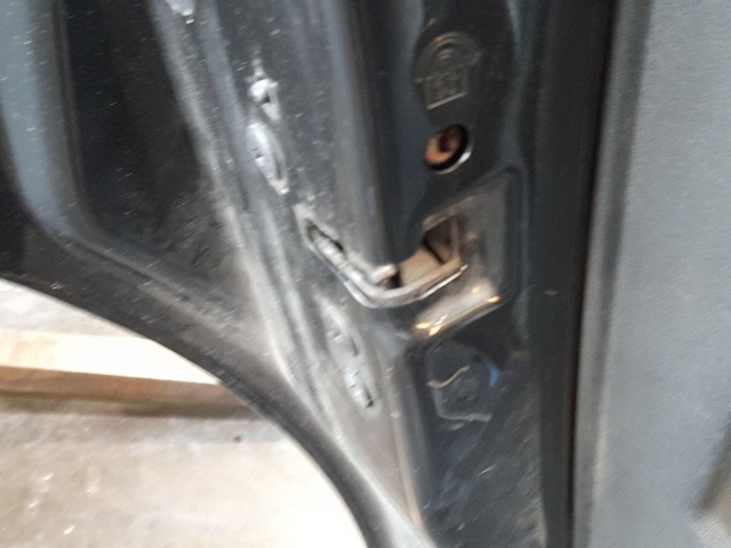 Recambio de cerradura puerta trasera izquierda para citroën c4 cactus 1.2 vti 82 referencia OEM IAM 9819038980  