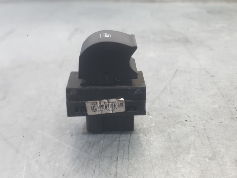 Recambio de mando elevalunas delantero derecho para fiat grande punto (199_) 1.2 referencia OEM IAM 735471507  