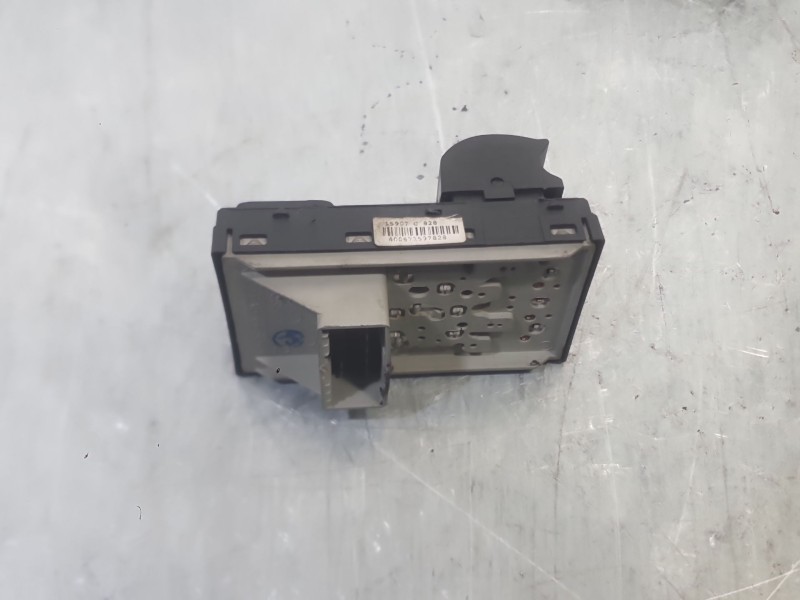 Recambio de mando elevalunas delantero izquierdo para fiat grande punto (199_) 1.2 referencia OEM IAM 735411026  