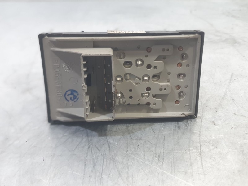 Recambio de mando elevalunas delantero izquierdo para fiat grande punto (199_) 1.2 referencia OEM IAM 735411026  