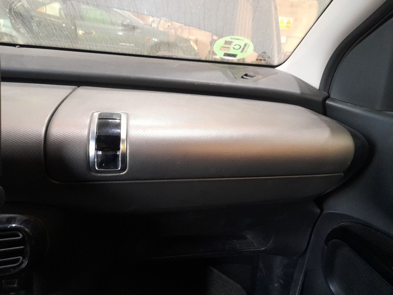 Recambio de guantera para citroën c4 cactus 1.2 vti 82 referencia OEM IAM 98001674BV  