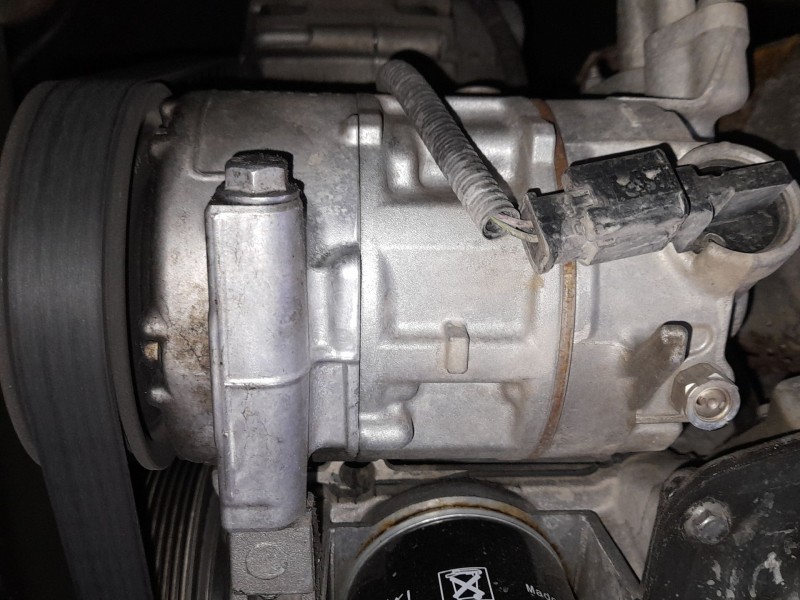 Recambio de compresor aire acondicionado para citroën c4 cactus 1.2 vti 82 referencia OEM IAM 9815198580  