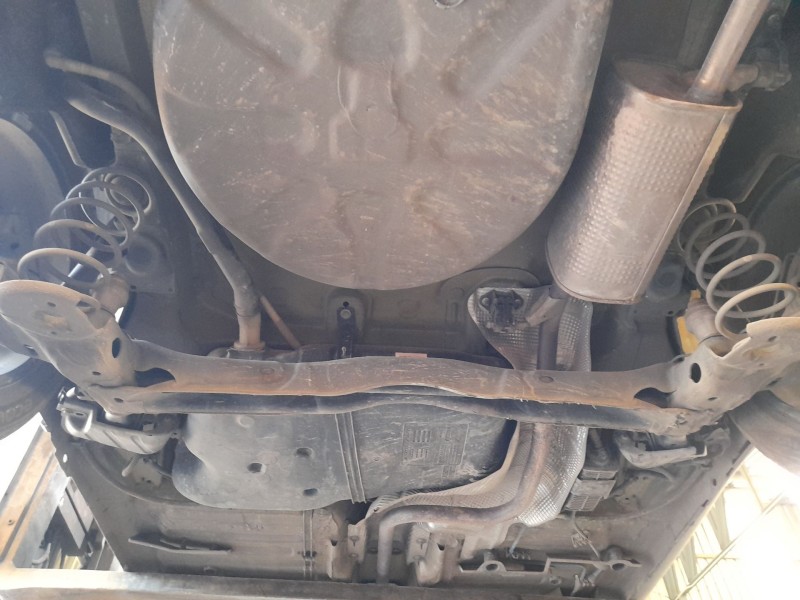 Recambio de puente trasero para citroën c4 cactus 1.2 vti 82 referencia OEM IAM 9801942480  
