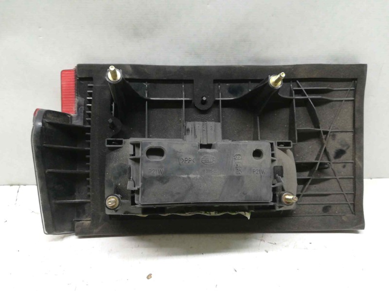 Recambio de piloto trasero izquierdo para seat toledo (1l) referencia OEM IAM W01L0945093M  INTERIOR