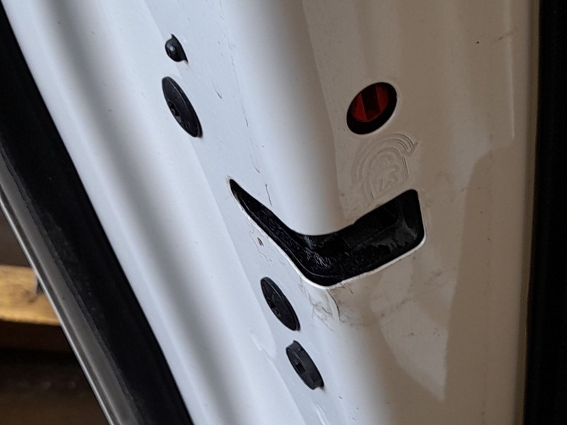 Recambio de cerradura puerta trasera izquierda para peugeot 208 ii (ub_, up_, uw_, uj_) 1.2 puretech 100 referencia OEM IAM 9844