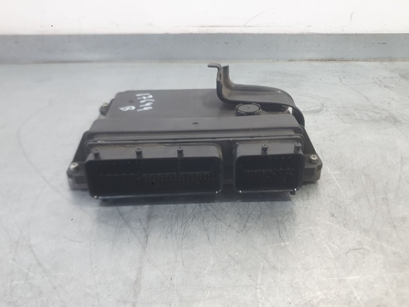 Recambio de centralita motor uce para toyota rav 4 iii (_a3_) 2.0 (zsa35_) referencia OEM IAM 8966142G62  