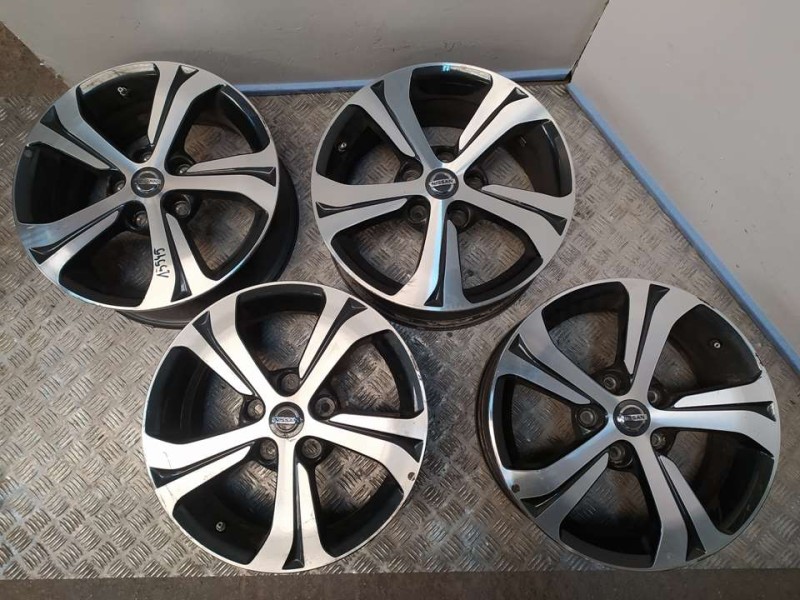 Recambio de juego llantas aluminio para nissan pulsar (c13) acenta referencia OEM IAM 6.5X16 5 TORN ET40 ALUMINIO 
