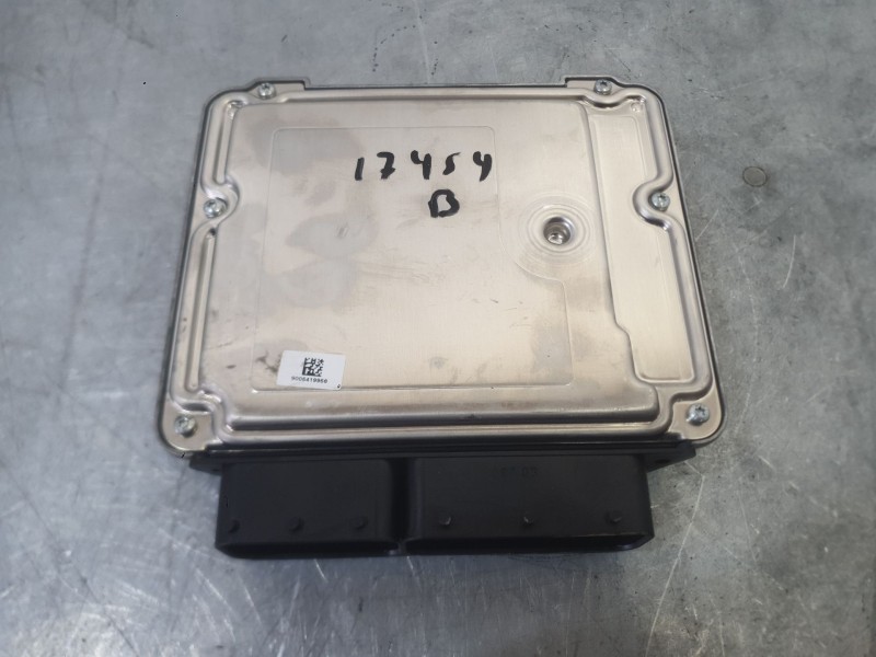 Recambio de centralita motor uce para bmw 1 (f20) 116 d referencia OEM IAM 13618579482  