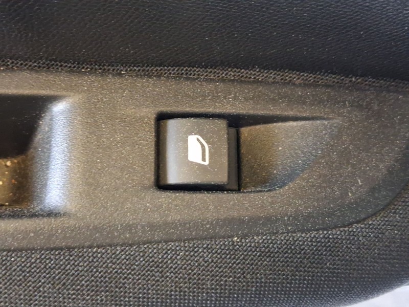 Recambio de mando elevalunas trasero izquierdo para peugeot 208 ii (ub_, up_, uw_, uj_) 1.2 puretech 100 referencia OEM IAM 9829