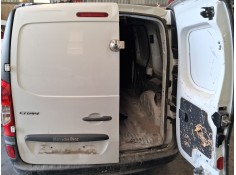 PUERTA TRASERA IZQUIERDA CARGA A4157403400 TOCADA 