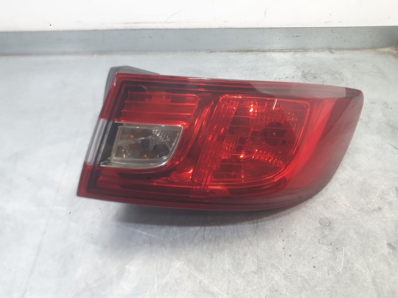 Recambio de piloto trasero derecho exterior para renault clio iv (bh_) 1.5 dci 90 referencia OEM IAM 265502631R  