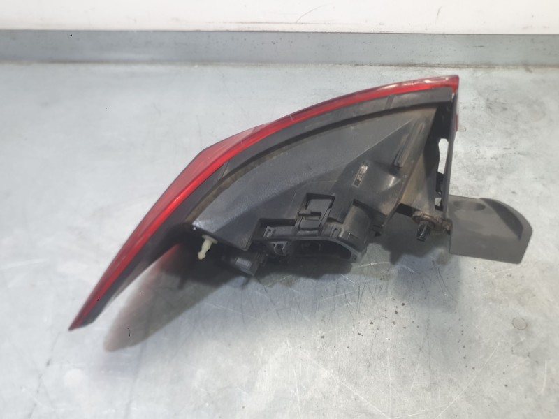 Recambio de piloto trasero derecho exterior para renault clio iv (bh_) 1.5 dci 90 referencia OEM IAM 265502631R  