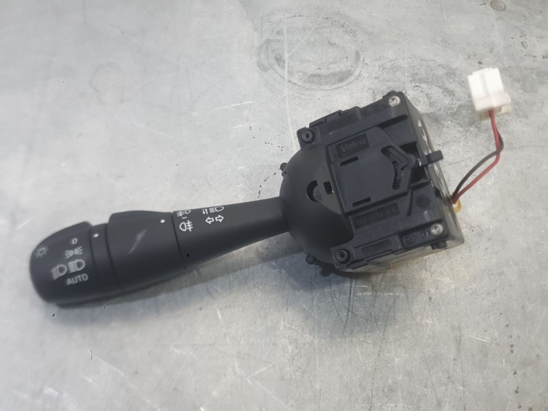 Recambio de mando intermitentes para renault clio iv (bh_) 1.5 dci 90 referencia OEM IAM 255405718R  8201168016
