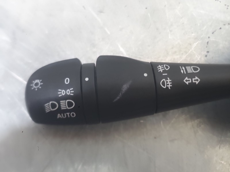 Recambio de mando intermitentes para renault clio iv (bh_) 1.5 dci 90 referencia OEM IAM 255405718R  8201168016