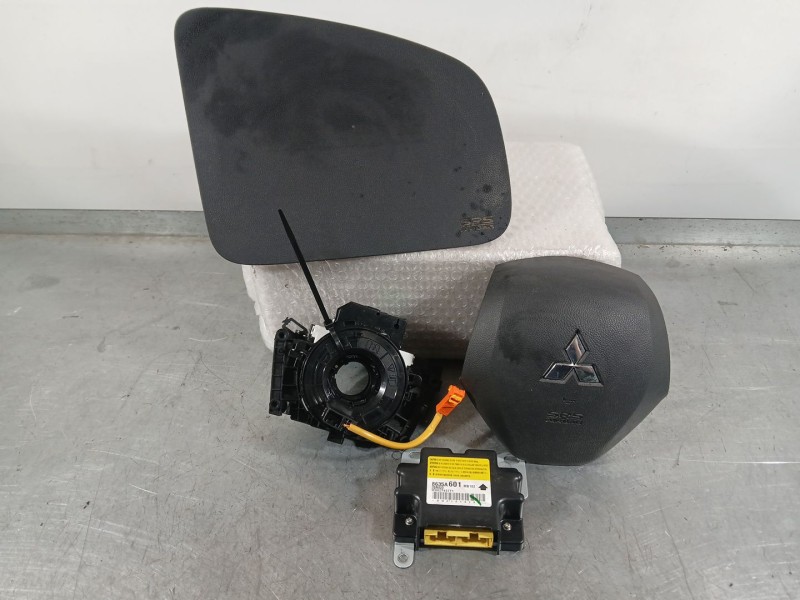 Recambio de kit airbag para mitsubishi mirage / space star vi hatchback (a0_a) 1.2 referencia OEM IAM 7030A652XA C/SALPICADERO Y