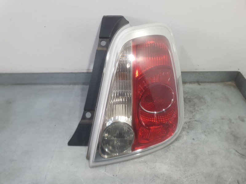 Recambio de piloto trasero derecho para fiat 500 (312_) 1.4 (312axc1b, 312cxc1b) referencia OEM IAM 51885544  