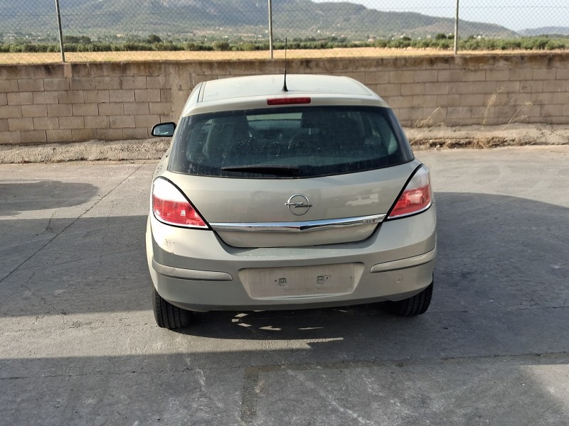 opel astra h (a04) del año 2005