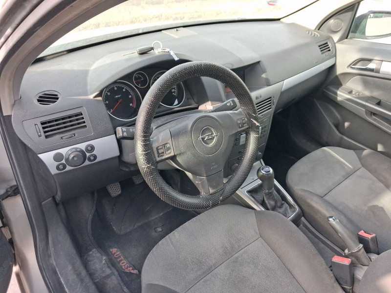 opel astra h (a04) del año 2005
