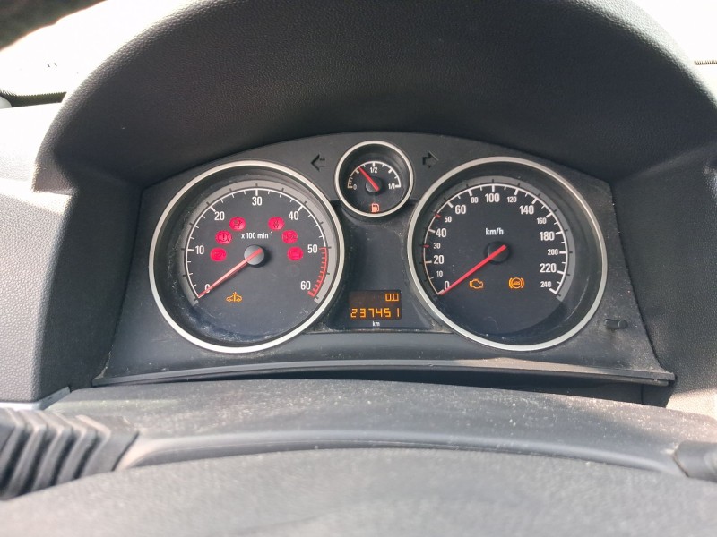 opel astra h (a04) del año 2005
