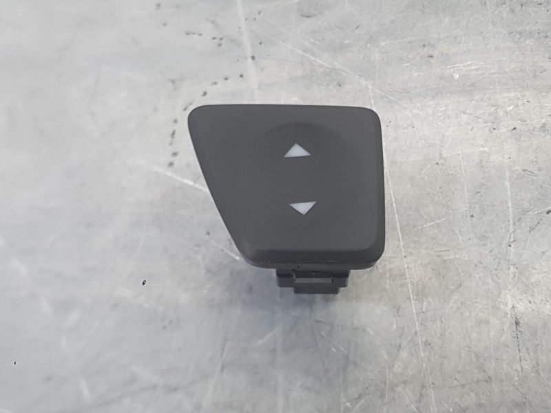 Recambio de mando elevalunas delantero izquierdo para fiat 500 (312_) 1.4 (312axc1b, 312cxc1b) referencia OEM IAM 735450601  