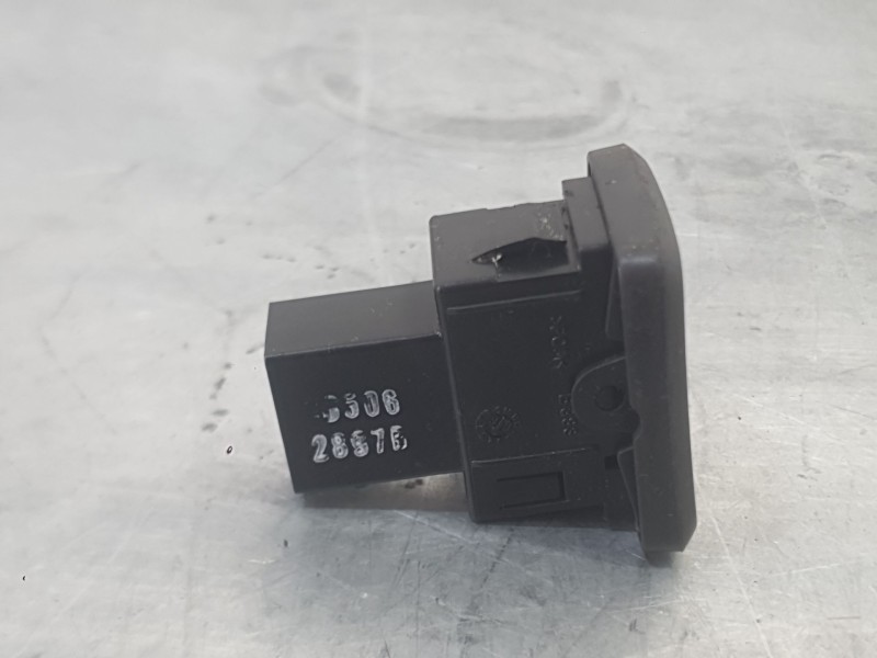 Recambio de mando elevalunas delantero izquierdo para fiat 500 (312_) 1.4 (312axc1b, 312cxc1b) referencia OEM IAM 735450601  