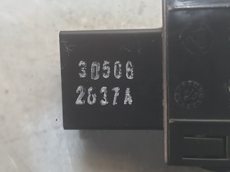 Recambio de mando elevalunas delantero derecho para fiat 500 (312_) 1.4 (312axc1b, 312cxc1b) referencia OEM IAM 735450602  