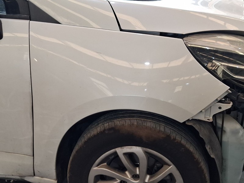 Recambio de aleta delantera derecha para renault grand scénic iii (jz0/1_) 1.6 dci (jz00, jz12) referencia OEM IAM 631002127R  