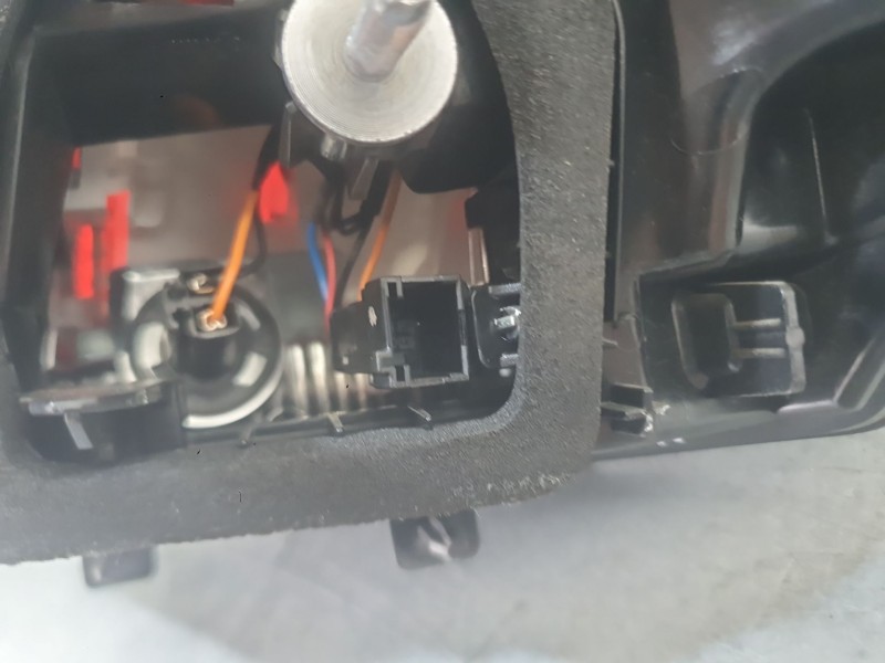 Recambio de piloto trasero izquierdo exterior para peugeot 3008 ii suv (mc_, mr_, mj_, m4_) 1.5 bluehdi 130 referencia OEM IAM 9