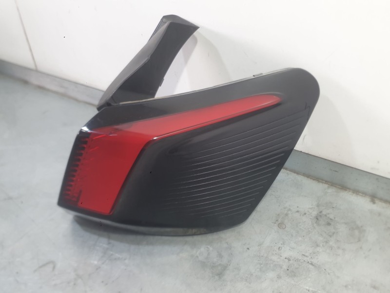 Recambio de piloto trasero derecho exterior para peugeot 3008 ii suv (mc_, mr_, mj_, m4_) 1.5 bluehdi 130 referencia OEM IAM 981