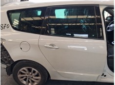 PUERTA TRASERA DERECHA 821009283R TOCADA