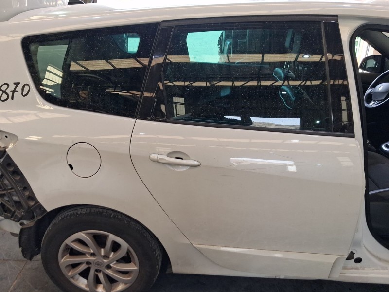 Recambio de puerta trasera derecha para renault grand scénic iii (jz0/1_) 1.6 dci (jz00, jz12) referencia OEM IAM 821009283R  