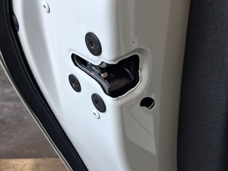 Recambio de cerradura puerta trasera izquierda para renault grand scénic iii (jz0/1_) 1.6 dci (jz00, jz12) referencia OEM IAM 82