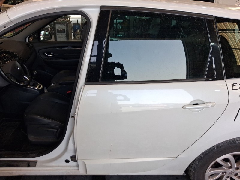 Recambio de puerta trasera izquierda para renault grand scénic iii (jz0/1_) 1.6 dci (jz00, jz12) referencia OEM IAM 821017991R  