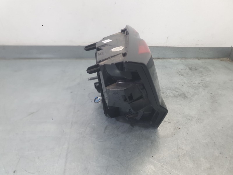 Recambio de piloto trasero izquierdo interior para peugeot 3008 ii suv (mc_, mr_, mj_, m4_) 1.5 bluehdi 130 referencia OEM IAM 9
