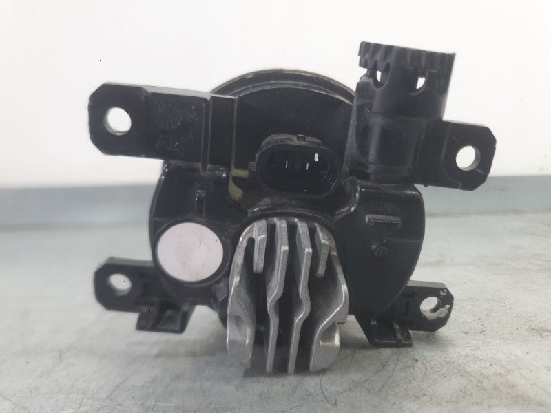Recambio de faro antiniebla izquierdo para peugeot 3008 ii suv (mc_, mr_, mj_, m4_) 1.5 bluehdi 130 referencia OEM IAM 981133338