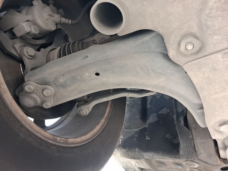 Recambio de brazo suspension inferior delantero derecho para renault grand scénic iii (jz0/1_) 1.6 dci (jz00, jz12) referencia O