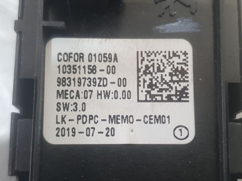Recambio de mando elevalunas delantero izquierdo para peugeot 3008 ii suv (mc_, mr_, mj_, m4_) 1.5 bluehdi 130 referencia OEM IA