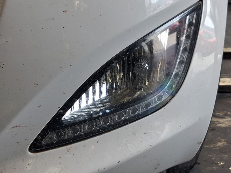 Recambio de faro antiniebla izquierdo para hyundai i20 i (pb, pbt) 1.2 referencia OEM IAM 922011J510  