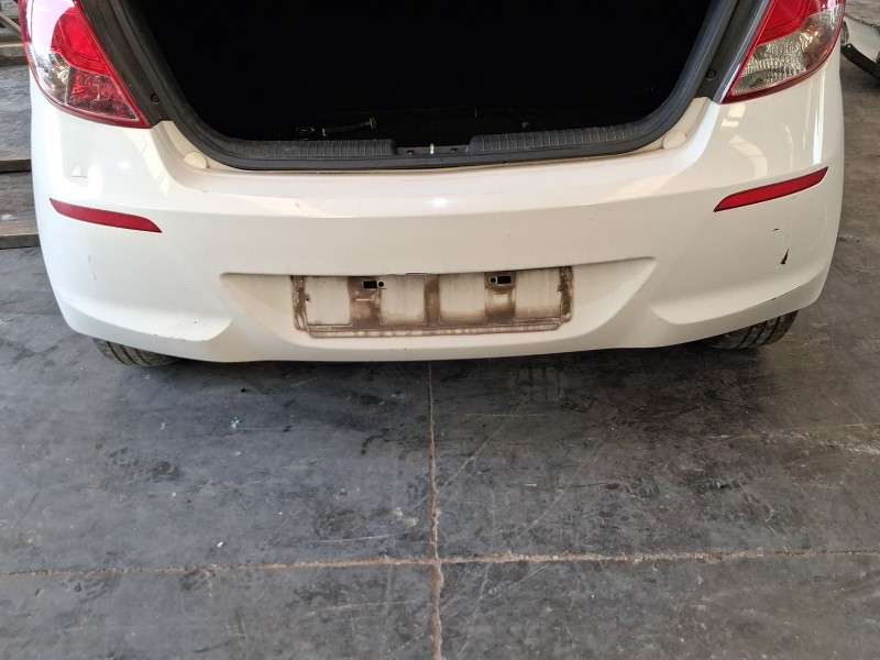 Recambio de paragolpes trasero para hyundai i20 i (pb, pbt) 1.2 referencia OEM IAM 866111J500 ROZADO/ TOCADO 