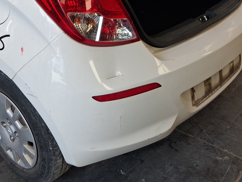 Recambio de paragolpes trasero para hyundai i20 i (pb, pbt) 1.2 referencia OEM IAM 866111J500 ROZADO/ TOCADO 