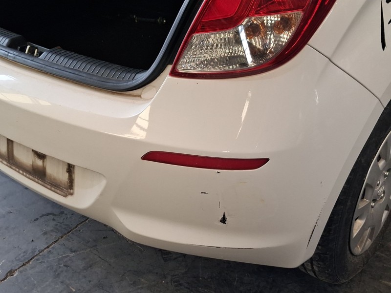 Recambio de paragolpes trasero para hyundai i20 i (pb, pbt) 1.2 referencia OEM IAM 866111J500 ROZADO/ TOCADO 