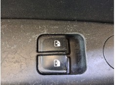 Recambio de mando elevalunas delantero izquierdo para hyundai i20 i (pb, pbt) 1.2 referencia OEM IAM 935701J010  