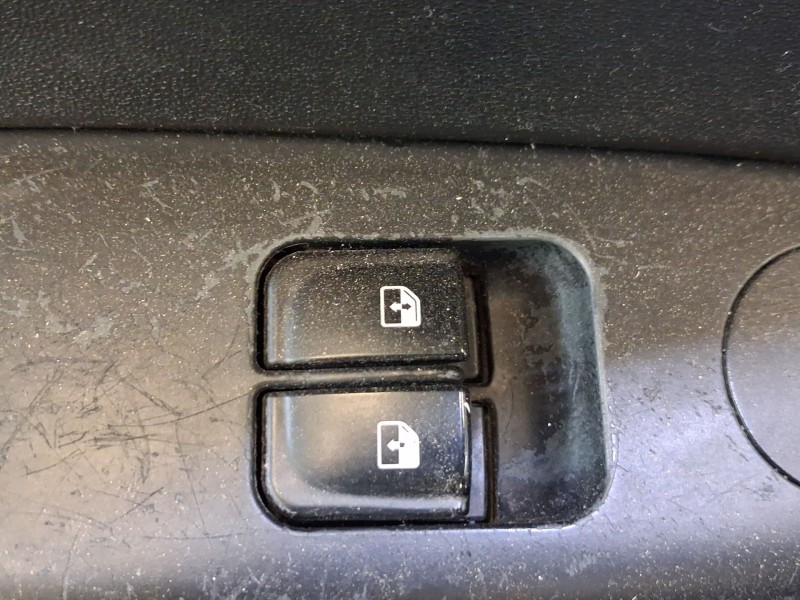 Recambio de mando elevalunas delantero izquierdo para hyundai i20 i (pb, pbt) 1.2 referencia OEM IAM 935701J010  