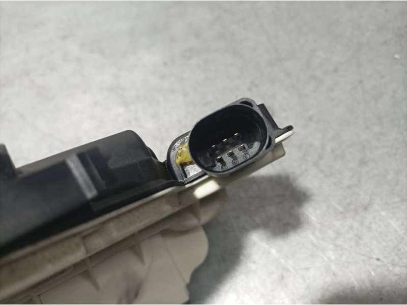 Recambio de cerradura puerta trasera izquierda para volkswagen tiguan (5n1) advance bluemotion referencia OEM IAM 5N0839015G  EL